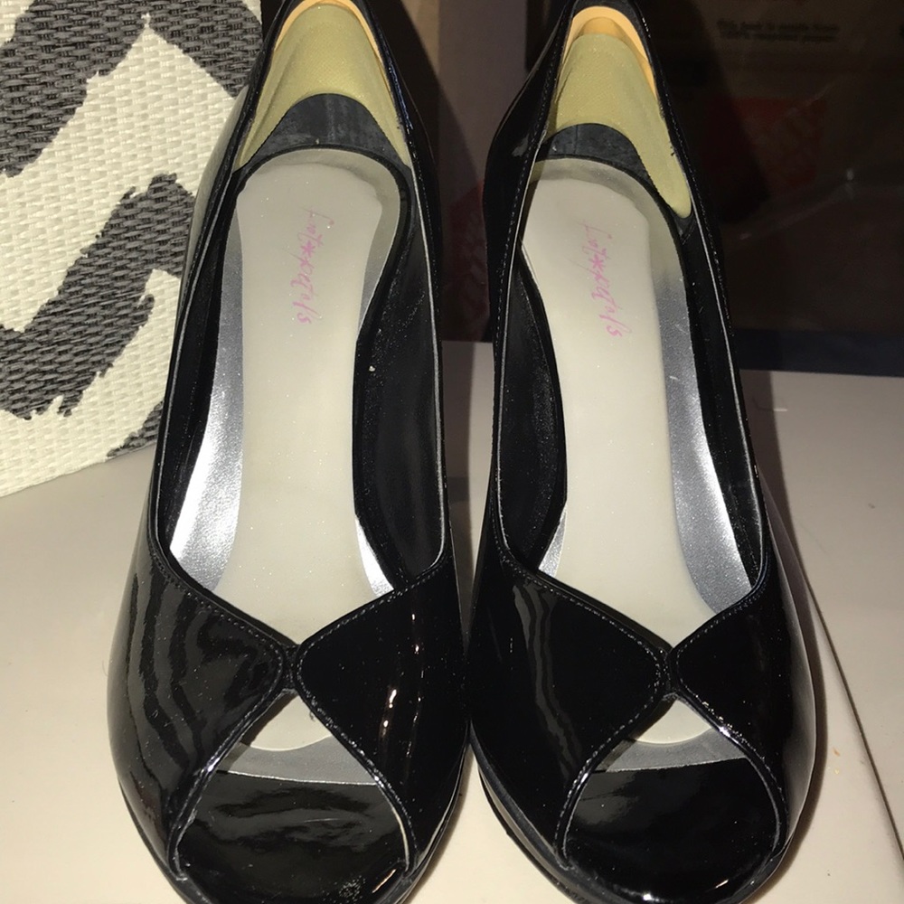 Anne Klein Patent leather peep toe heels